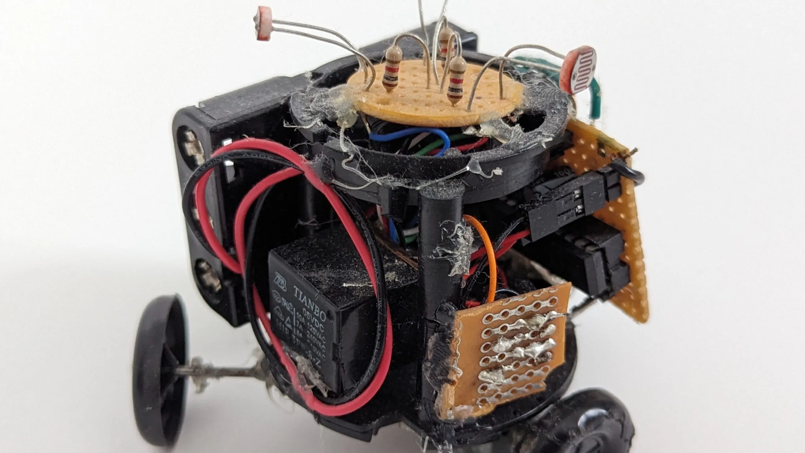 Triclops the Spinbot ~ Learning from Failure